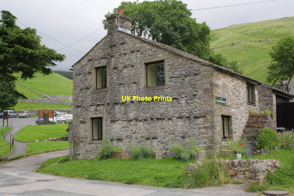 Photo 6"x4" Town Head Barn and carpark Buckden\/SD9477 c2012