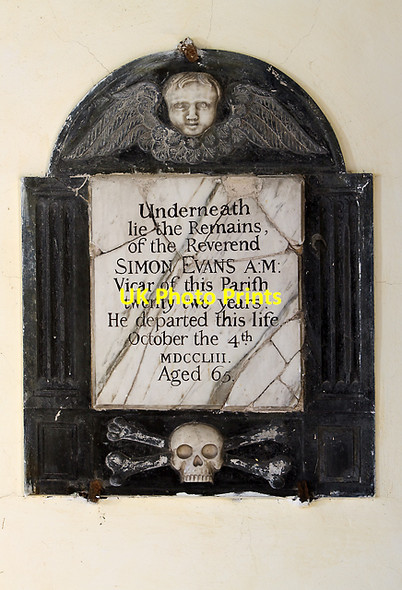 Photo 6"x4" St Garmon's parish church, Llanarmon yn I\u00c3\u00a2l - monument to Rev Simon Evans Bryn-yr-ogof c2012