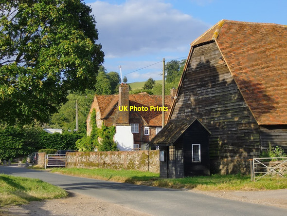 Photo 6"x4" Barn, bus-shelter and farmhouse, Upper Assendon Farm, Stonor Stonor c2012