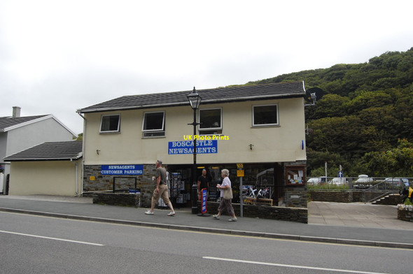 Photo 6"x4" Boscastle Newsagents Beeny c2012