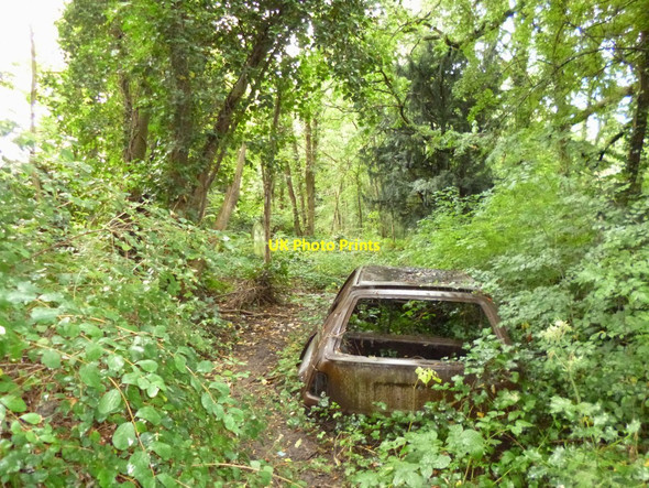 Photo 6"x4" Finchley, abandoned car Finchley c2012