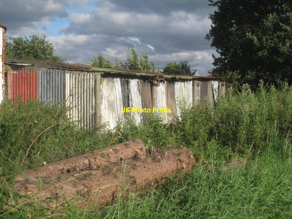 Photo 6"x4" Corrugated iron shed West End\/SE6607 c2012