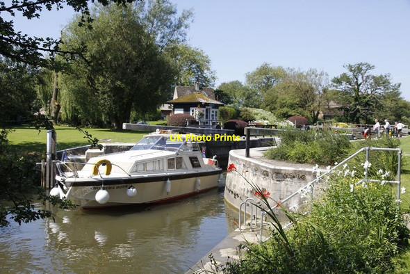Photo 6"x4" Emerging from the lock Lechlade on Thames c2012