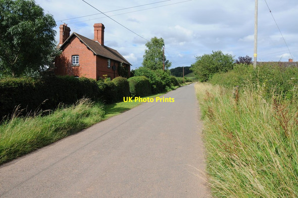 Photo 6"x4" Roadside house, Castle Frome Castle Frome c2012