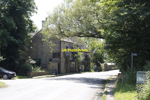 Photo 6"x4" The Trout Inn Lechlade on Thames c2012