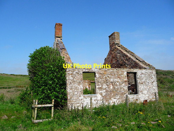 Photo 6"x4" Ruined bothy by the Pans Crail c2012