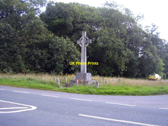 Photo 6"x4" Hinton War Memorial Hinton\/SZ2095 c2012