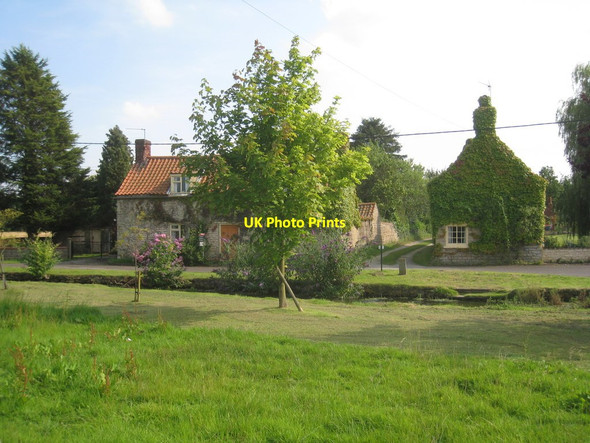 Photo 6"x4" Cottages beyond Scopwick Beck Scopwick c2012
