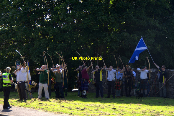 Photo 6"x4" Archers at Rattray parish church Blairgowrie c2012