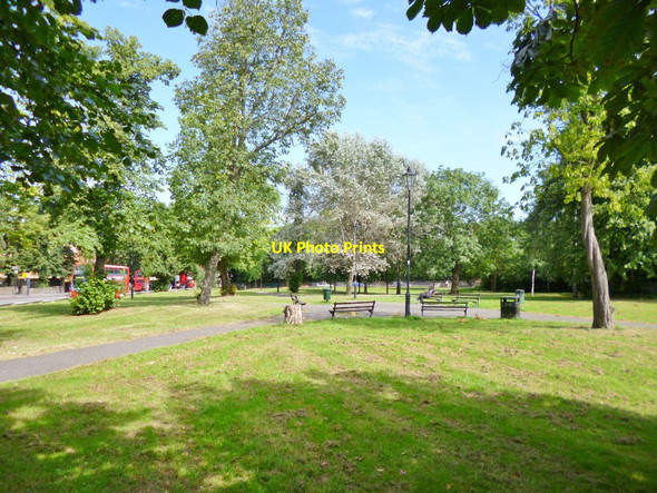 Photo 6"x4" Brixton Hill, Rush Common Brixton\/TQ3175 c2012
