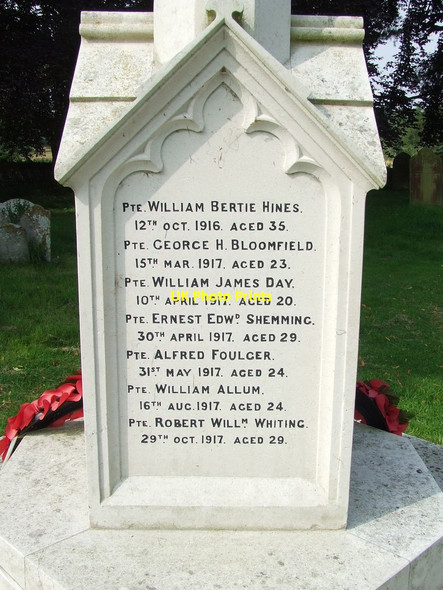 Photo 6"x4" War Memorial Brockdish c2012 P2