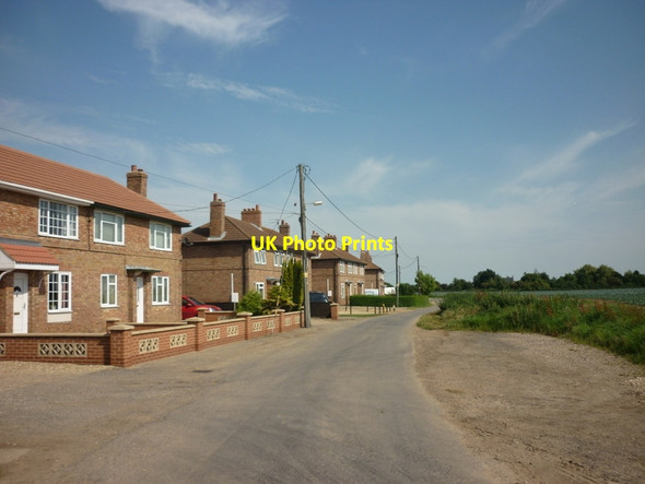Photo 6"x4" Houses on Cawood Lane Wargate c2012
