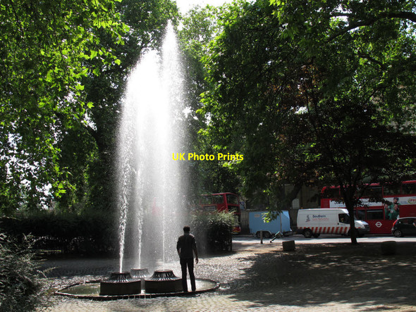 Photo 6"x4" Triple fountain at Kennington Westminster c2012