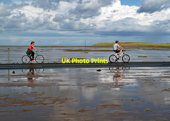 Photo 6"x4" Cyclists on Lindisfarne Causeway Beal\/NU0642 c2012