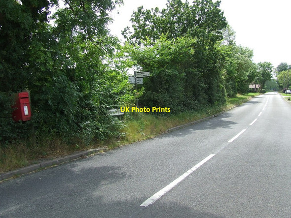 Photo 6"x4" Road Junction Sign East End\/TM1559 c2012