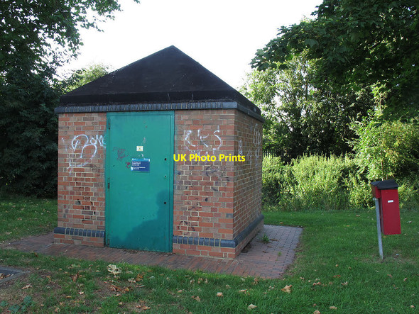 Photo 6"x4" Beddington Park gauging station Wallington\/TQ2964 c2012