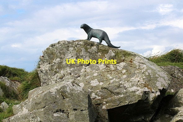 Photo 6"x4" Gavin Maxwell memorial otter sculpture Monreith c2012