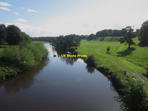 Photo 6"x4" Looking down the River Aln from Lion Bridge Alnwick c2012