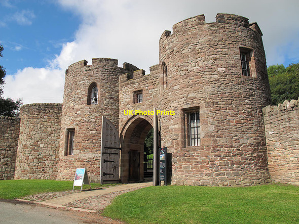 Photo 6"x4" Beeston castle: gateway Beeston\/SJ5458 c2012