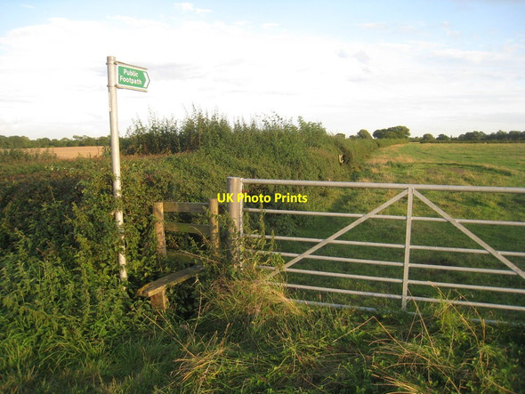 Photo 6"x4" Signpost and stile Far Bank\/SE6413 c2012