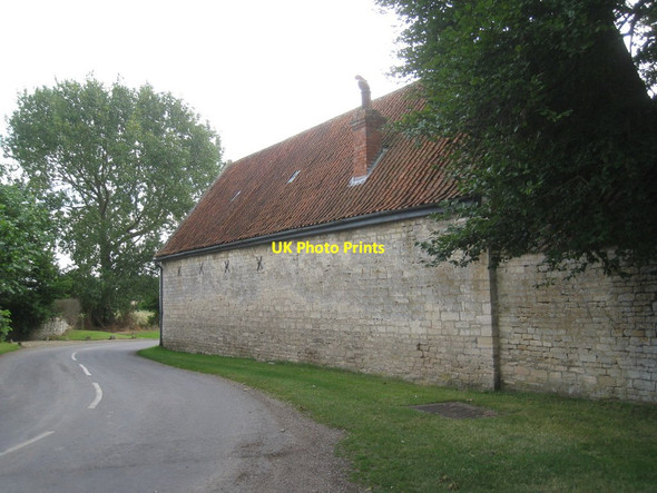 Photo 6"x4" Barn at Sapperton Manor House (now the Hall) Sapperton\/TF0133 c2012
