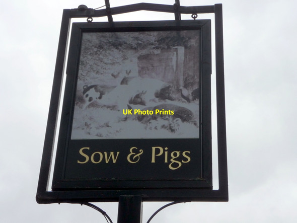 Photo 6"x4" Sow and Pigs Public House, Thundridge, Hertfordshire Ware\/TL3614 c2012