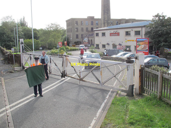 Photo 6"x4" Level crossing gates Haslingden c2012