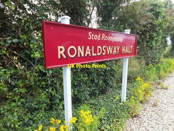 Photo 6"x4" Ronaldsway Halt Castletown\/SC2667 c2012