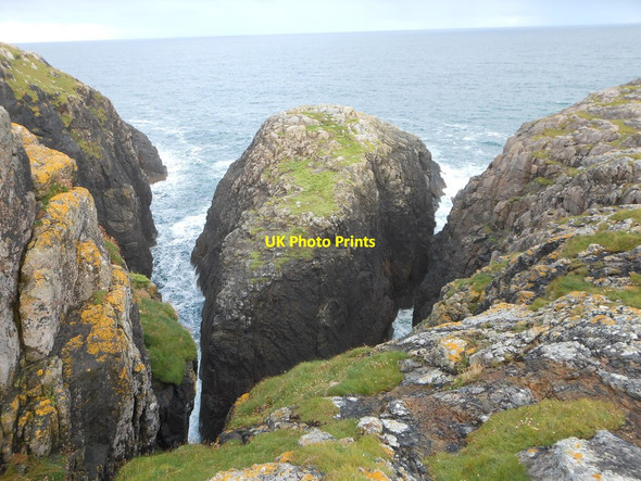 Photo 6"x4" Eilean nan Eun Mora Cliaid c2012