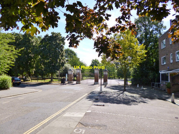 Photo 6"x4" Victoria Park, St Agnes Gate Bethnal Green c2012