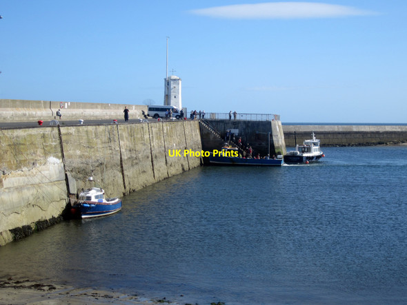 Photo 6"x4" Boarding a boat trip to the Farnes Seahouses c2012