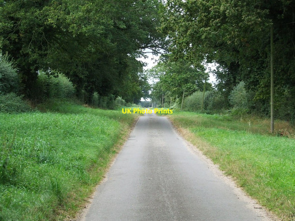 Photo 6"x4" Straight Road Wilby\/TM0389 c2012