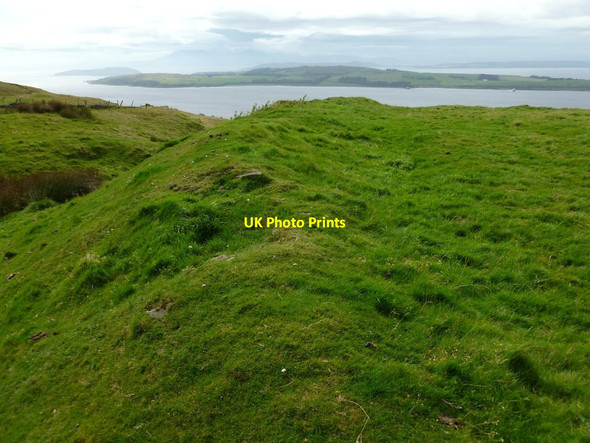 Photo 6"x4" Southern rampart of fort on Castle Hill Largs\/NS2059 c2012