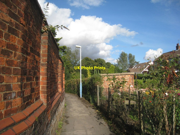 Photo 6"x4" Footpath in Cottingham Cottingham\/TA0432 c2012