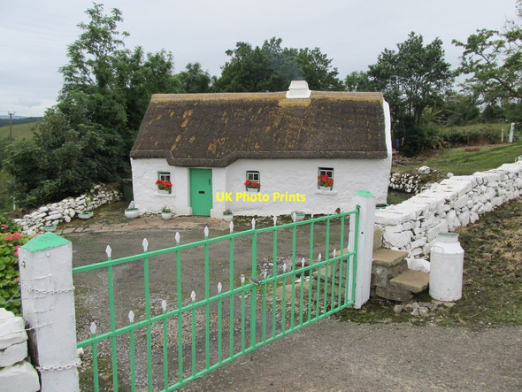 Photo 6"x4" Margaret Gallagher's Cottage at Mullylusty near Boho Boho c2012