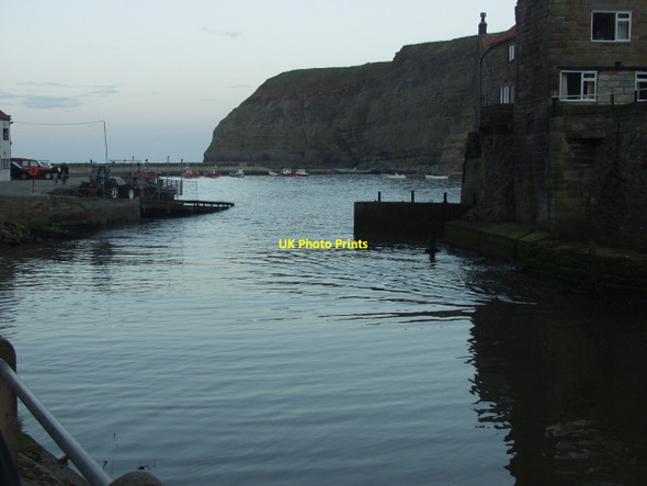 Photo 6"x4" Looking out from Staithes beck Staithes c2012