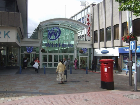 Photo 6"x4" Entrance to the Wulfrun Centre Wolverhampton c2008