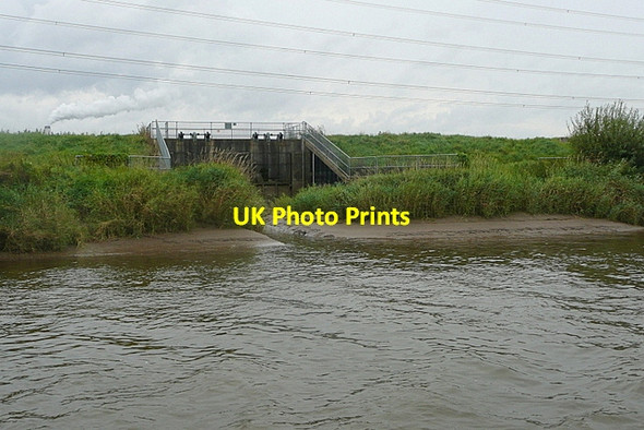 Photo 6"x4" Drainage outlet Coates\/SK8281 c2012