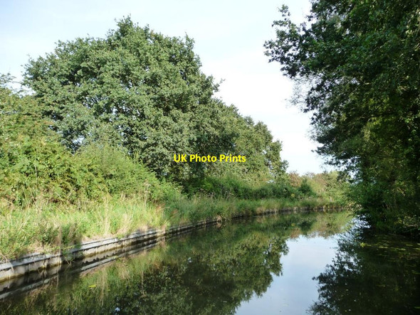 Photo 6"x4" The Stourbridge canal and the Monarch's Way Stourbridge c2012