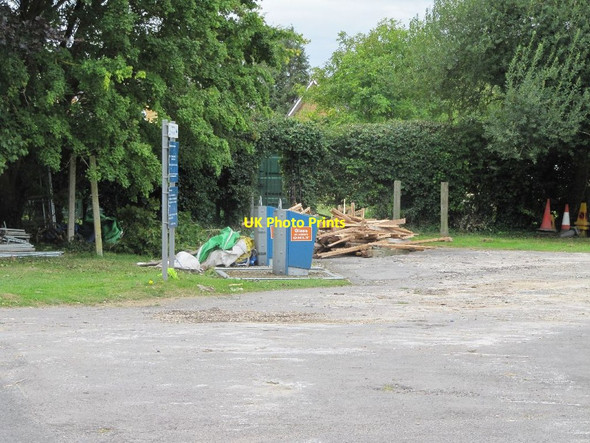 Photo 6"x4" The Bottle Bank Cholsey c2012