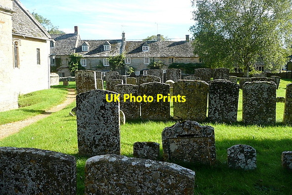 Photo 6"x4" Bledington churchyard Bledington c2012
