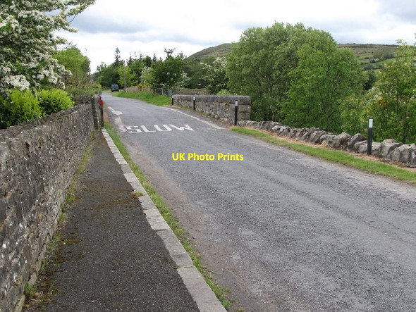 Photo 6"x4" Rockyriver Bridge on the Sandbank Road Hilltown\/J2128 c2011