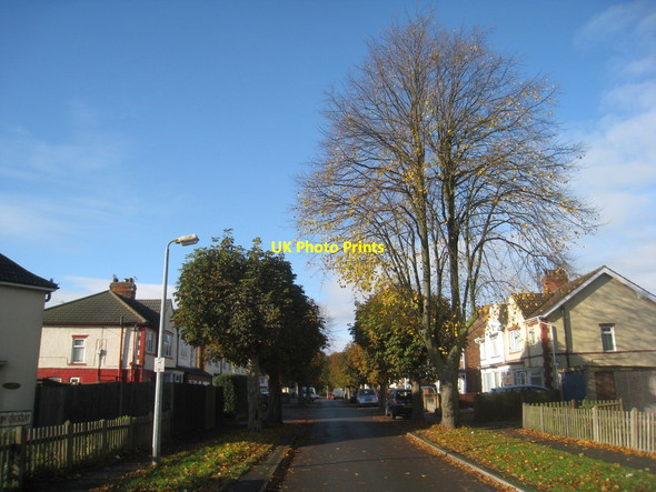 Photo 6"x4" Hornsby Crescent in autumn Scunthorpe c2012