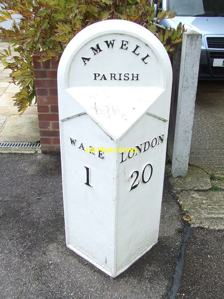 Photo 6"x4" Old Milepost Ware\/TL3614 c2012 P1