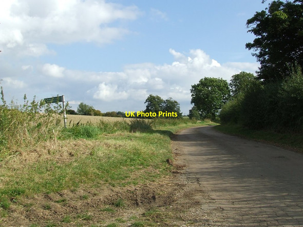 Photo 6"x4" Footpath Off Country Road Streetly End c2012