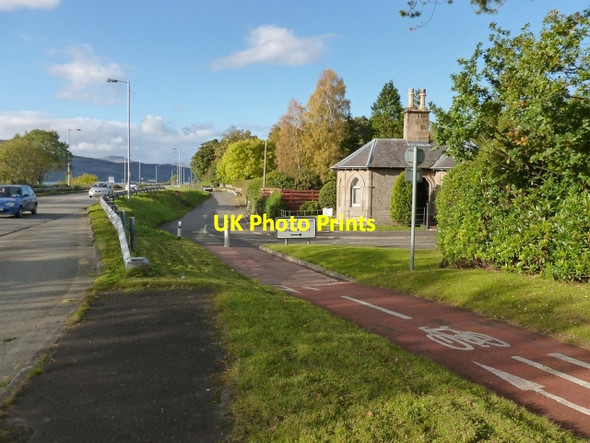Photo 6"x4" Queens Point and the former Croy Lodge Shandon\/NS2586 c2012