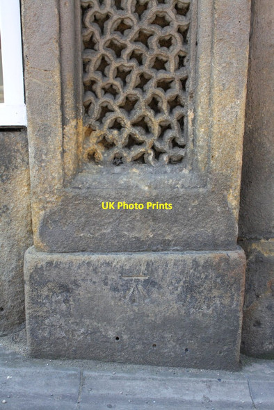 Photo 6"x4" Benchmark on #23 Parliament Street Harrogate c2012