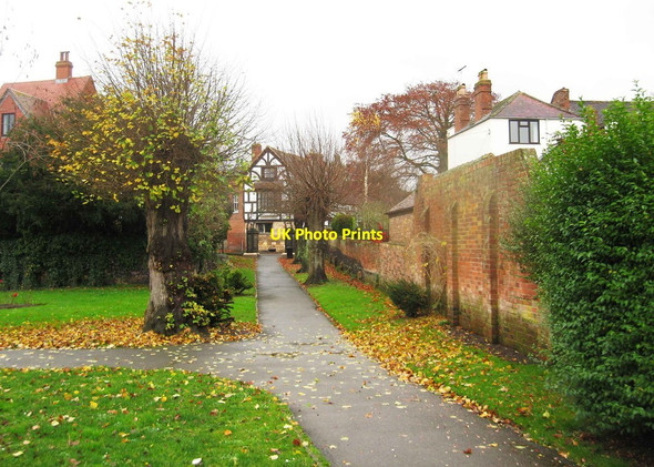 Photo 6"x4" Looking towards the Gloucester Road entrance to Victoria Gardens, Tewkesbury Tewkesbury c2012