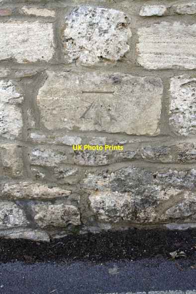 Photo 6"x4" Benchmark on the Trout Inn Wolvercote c2012