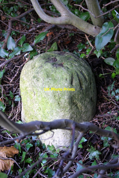 Photo 6"x4" Benchmarked old milestone, Woodstock Road Upper Wolvercote c2012